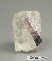 Зональный кристалл турмалина