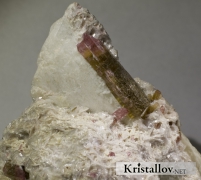 Зональный кристалл турмалина
