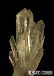 Расщепленные кристаллы кварца