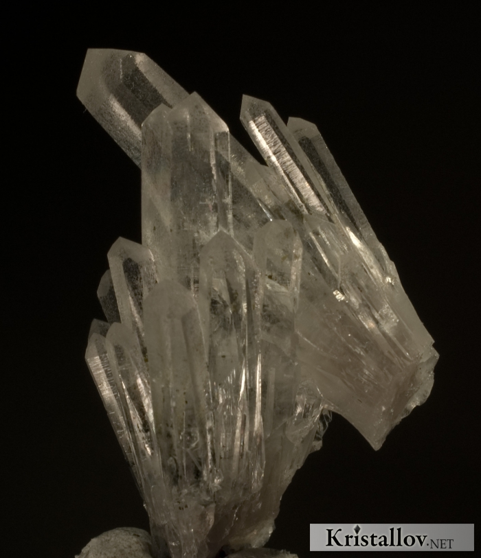 Расщепленные кристаллы кварца
