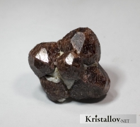 Скелетный кристалл альмандина